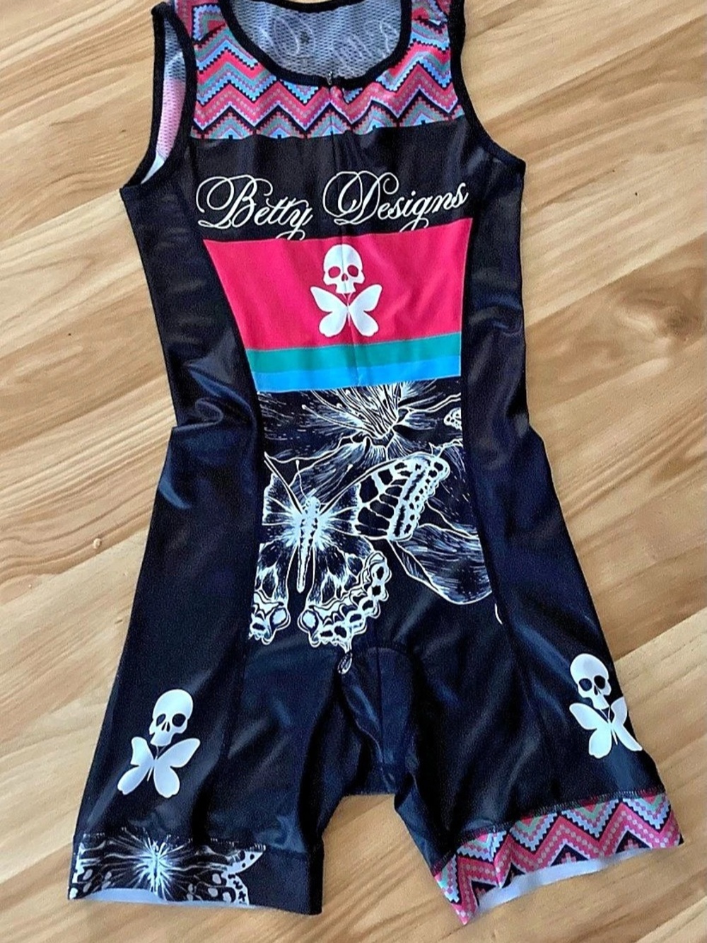 Betty Designs Women's Tri/Cycling Suit in Black & Pink Like New Sz L